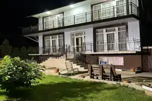 12 Mesyatsev Guest house, Cholpon-Ata