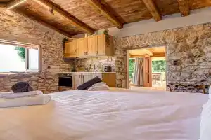 Elysian Stonehouse by the beach, Nisakion