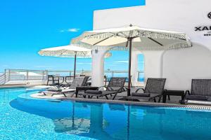 Xaravgi Resort Suites, Fira