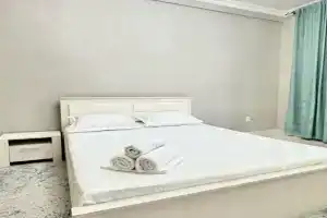 #52 Prostornaya 3 komnatnaya Apartments, Atyrau