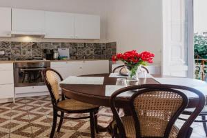 Omodei e Punico Houses by Quokka 360 - in the centre of, Marsala
