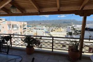 Big Family Apartment, Sitia
