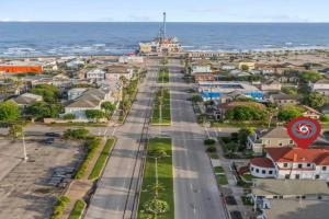 Sinatra House: Mardi Gras Parade Route, Galveston