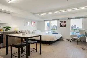 Top Location - Cozy & Bright MTL studio near metro, Montreal