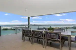 Majestic Waterfront Lagoon with Harbour Views & Cafes Apartments, Darwin