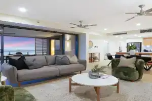 Captivating Waterfront Lagoon Views Sub Penthouse, Darwin