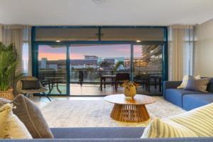 Convenient CBD Location with Pool Gym & walk to shops Apartments, Darwin