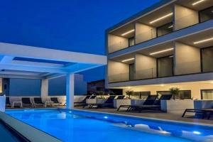 SOL Luxus Studio, Kallithea