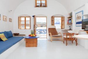 Aegea Cave Houses, Messaria