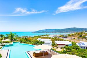 Spectacular Seaviews, Pool, Modern, Free Wifi Apartments, Airlie Beach