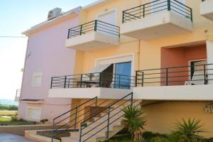 Effie's Vacation House, Kanali