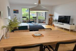 Sunrise Den Apartment Where Mornings Shine, Bled