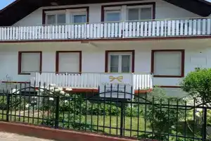 Gold Ribbon Family House, Heviz