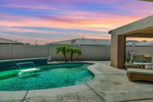 Indios Best Pool BBQ Fire Pit Quiet Guest house, Indio
