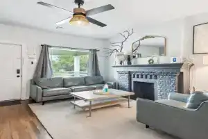 2BR House Valentines Retreat 8min to Plaza #09, Oklahoma City