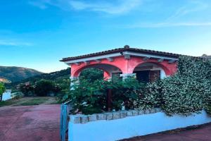 Villa con giardino e spettacolare vista mare a Porto San Paolo, Murta Maria