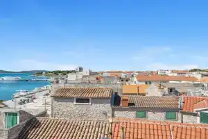 Nice Apartment In With Wifi, Vodice