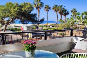 SeaHomes Vacations - Seafront Mediterranean Ap & PKG Apartments, Blanes