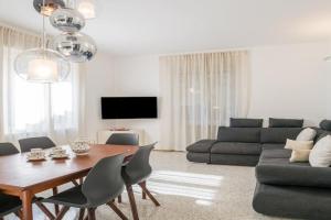 Central - Modern apartment, Cernobbio