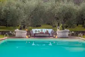 Villa in with Pool & Tuscan Views, Camaiore