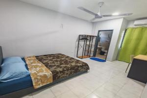 MixxHome 2, One Queen Bed, Private Bathroom, Seremban