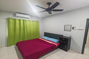 MixxHome 2, One Queen Bed, Share Bathroom, Seremban