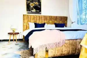 Big Private Room with Amazing Views in Heart of the City, Dar es Salaam