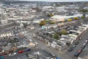 Charming City Retreat in Mini-hotel, Cork