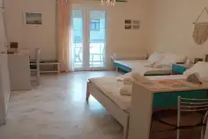 Mojo studios, Parga