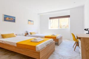 Modern Sliema Flat, Walk to Shops & Bus - Sleeps 3 Apartments, St Julians