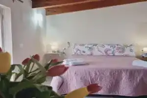 Il Sogno di Ulisse Mini-hotel, Castella