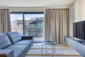 Luxury 1-Bedroom Residence at Mercury Suites, Pembroke
