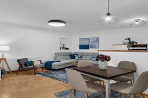 Hidden Garden , Stylish Stay in Old Town Apartments, Makarska