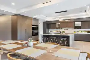 2505 Edgemont Blvd.- Anupoju Guest house, North Vancouver