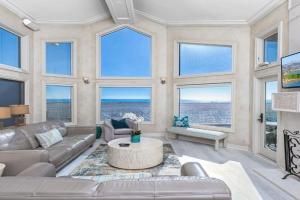 Oceanfront 2Br W Ac, Updated Interior, And Panoramic Views By Beachview Rentals Guest house, Newport Beach