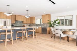 Luxury 3Br W Rooftop Deck, Grill, Ac, Steps From The Sand By Beachview Rentals Guest house, Newport Beach