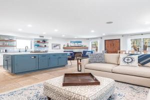 Luxury 5Br Vacation Home W Rooftop Deck, Ocean Views, Ac By Beachview Rentals Guest house, Newport Beach