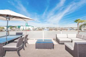 Cozy 2Br W Large Deck, Steps From Marina Park And Beach By Beachview Rentals Guest house, Newport Beach