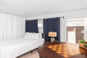 Affordable Studio, Steps From Beach And Marina Park By Beachview Rentals, Newport Beach