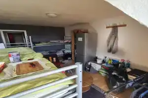 ein Platz im Etagenbett im Durchgang in Schalke Nähe Arena Hostel, Essen