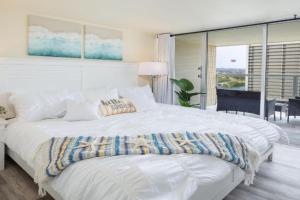 Beach Life Waikiki One Bedroom Condo Full Kitchen, Honolulu
