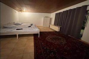 große Wohnung in mit 2 Badezimmer Apartments, Koln