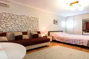 Nadezhda Apartments on Abay Avenue 59, Almaty