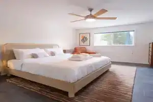 Desert Oasis Saltwater Pool, Spa and Mountain Views Guest house, Palm Springs