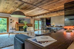 Stylish 3BR Apartment with Mountain View - 8 Guests, Rochebrune, Megève, Megeve