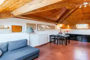 Cozy Rooftop Flat - Steps from the sea - AC and WiFi Apartments, Rapallo