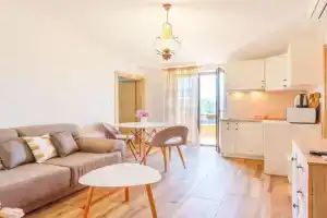 Big Hill Apartment 2, Kotor