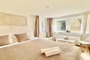 Juicy Private Apartments with Jacuzzi, Szentendre