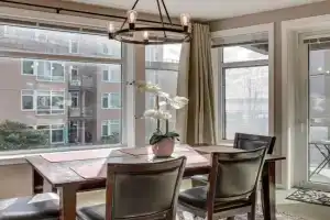 Waterfront 2BR Condo, Walk to Pike Place, Aquarium Guest house, Seattle