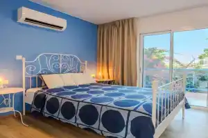 Seaside Sun Kissed House with Pool in Tourist Area, Paphos